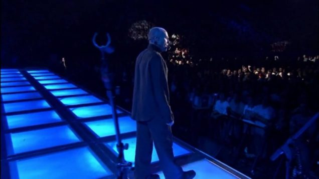 Phil Collins – In The Air Tonight LIVE